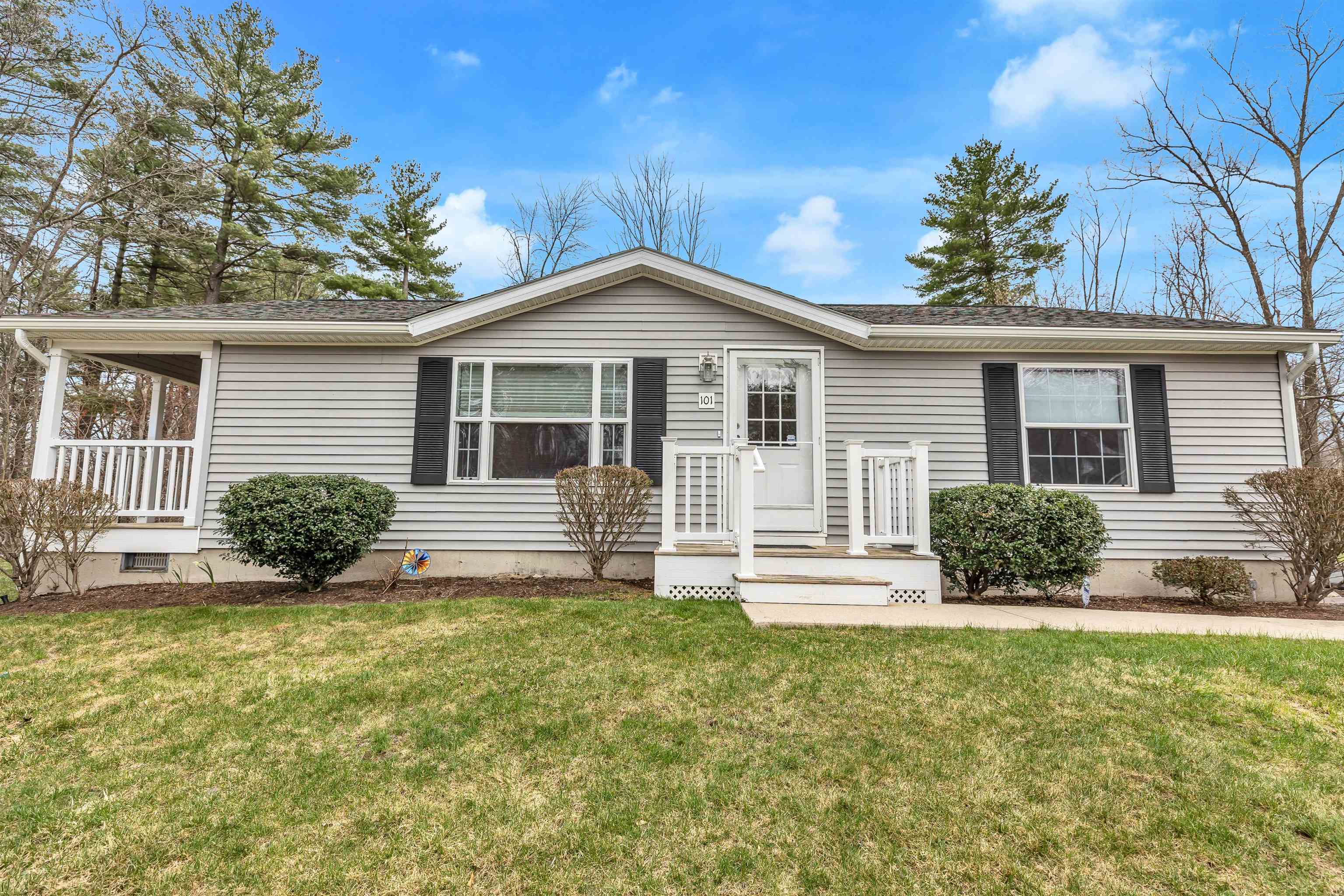 101 Sunset Way Manchester, NH 03104 - Photo 3 of 29 Gallery Image 3