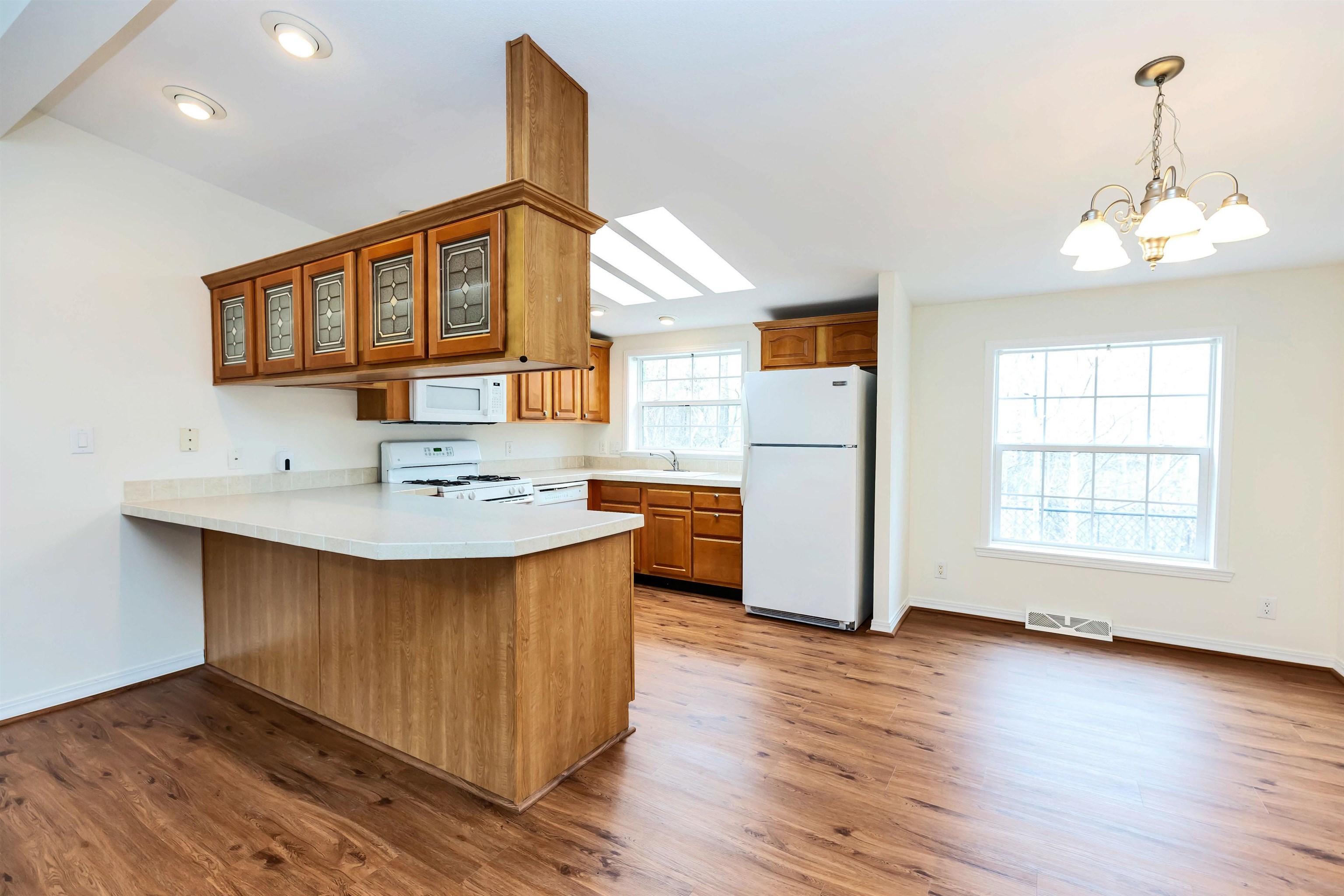 101 Sunset Way Manchester, NH 03104 - Photo 10 of 29 Gallery Image 10