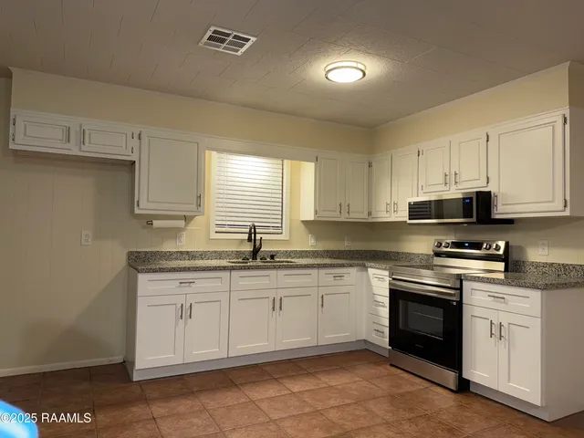 $127,750 | 2003 Shirley Drive, Jennings, LA 70546