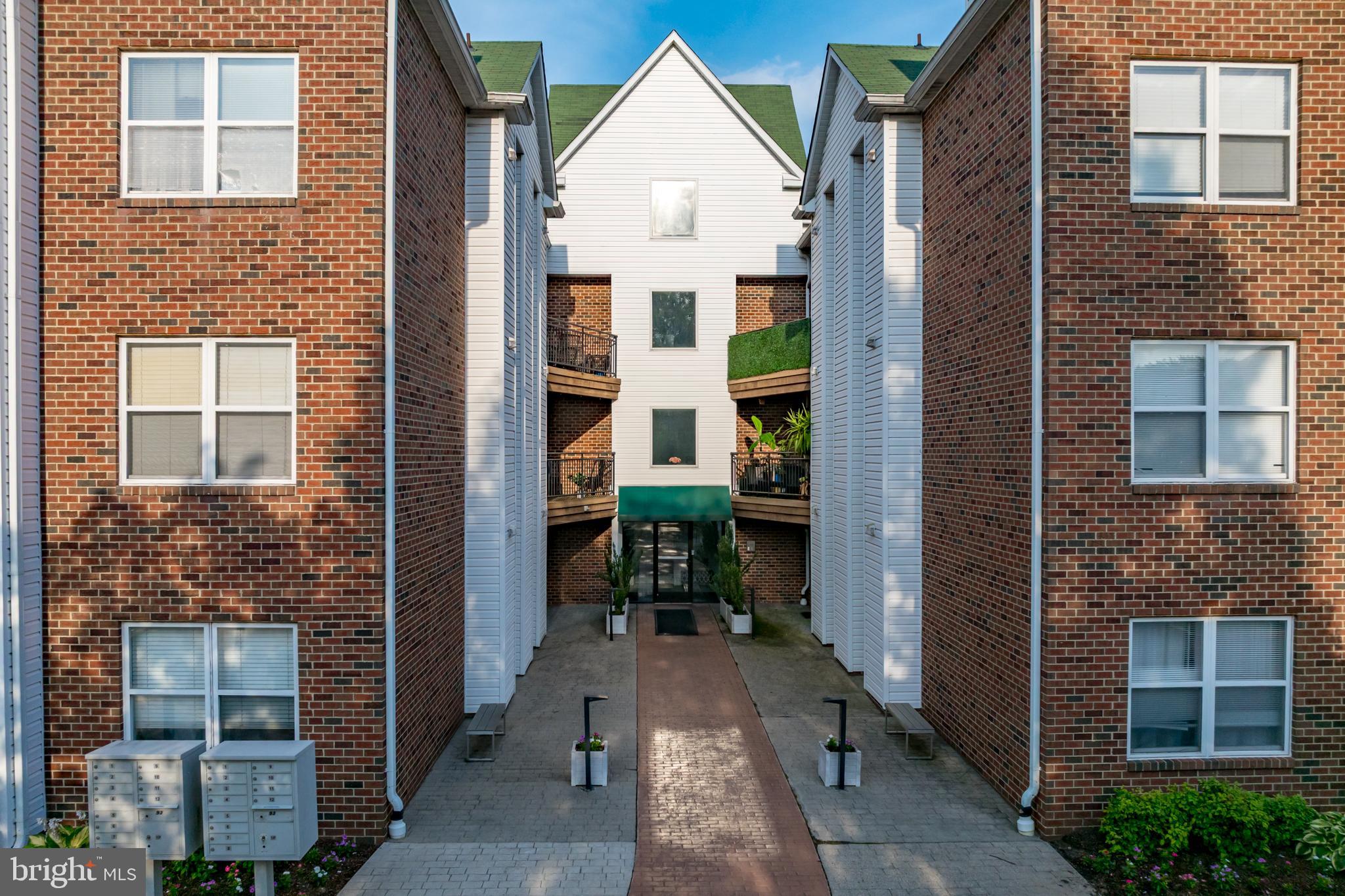 936 Bay Ridge Avenue, Unit 201 Annapolis, MD 21403 - Photo 2 of 8