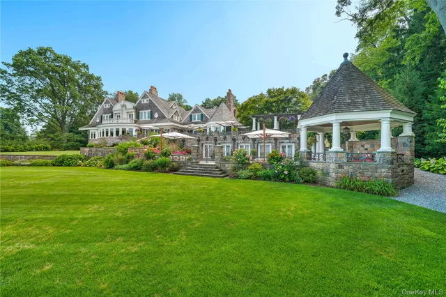 $35,000,000 | 227 Dock Lane, Great Neck, NY 11024