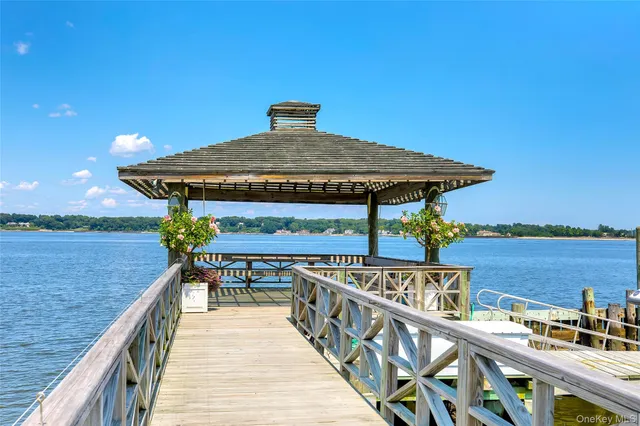 $35,000,000 | 227 Dock Lane, Great Neck, NY 11024