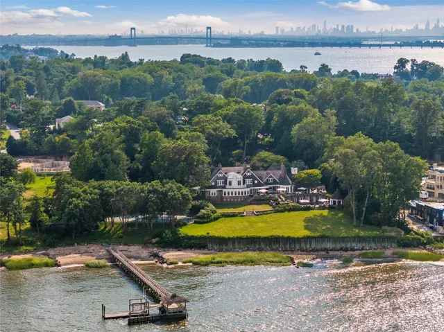 $35,000,000 | 227 Dock Lane, Great Neck, NY 11024