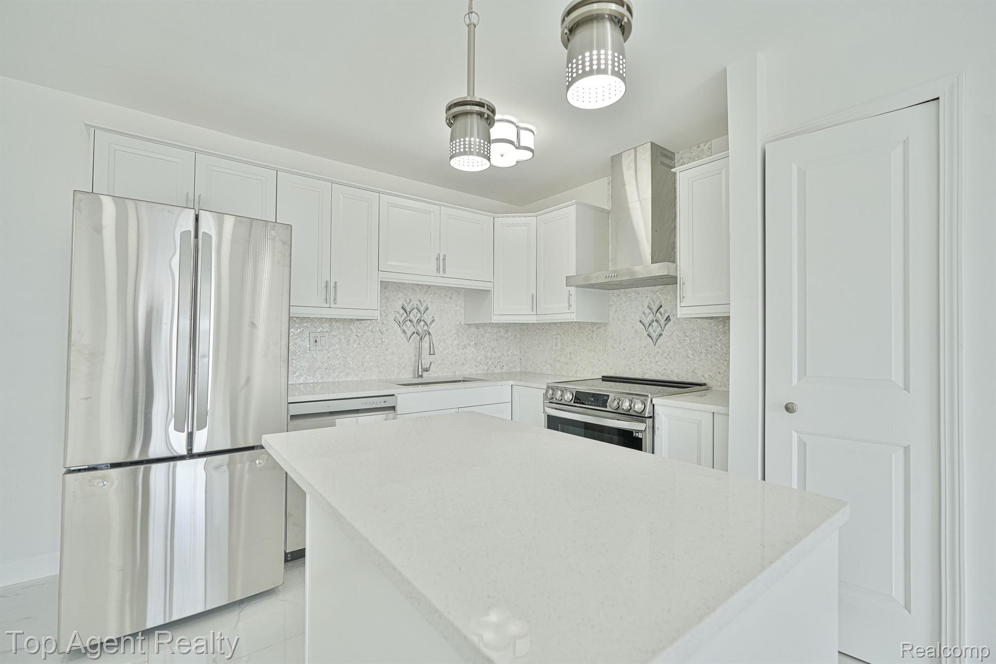 4905 Crooks Road, Unit B10 Royal Oak, MI 48073 - Photo 3 of 14 Gallery Image 3