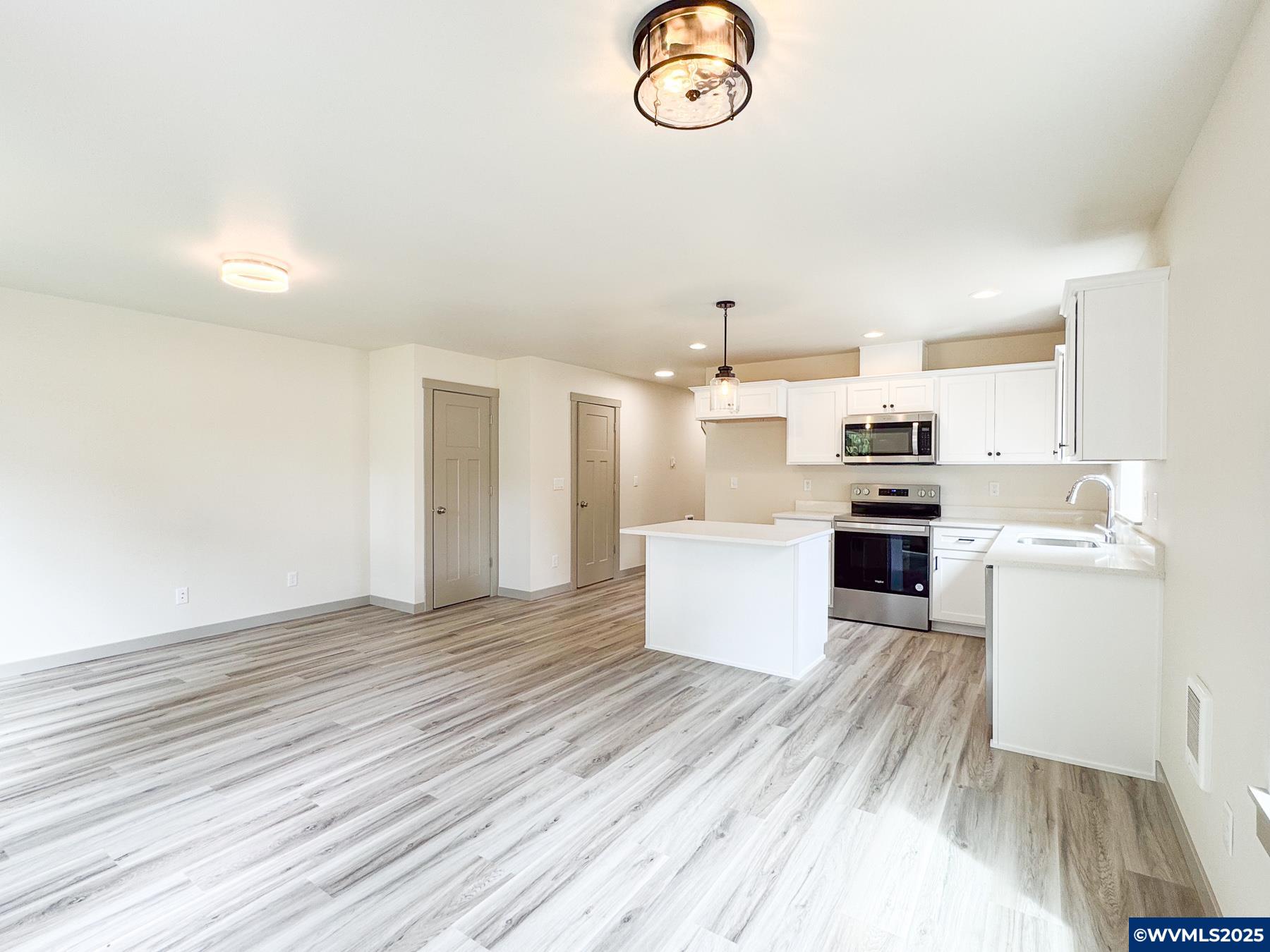 2262 Simpson Street Southeast Salem, OR 97301 - Photo 7 of 21