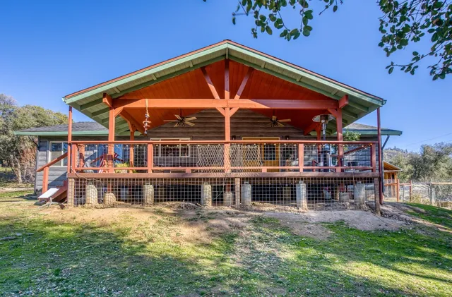$359,500 | 33463 Road 233, North Fork, CA 93643