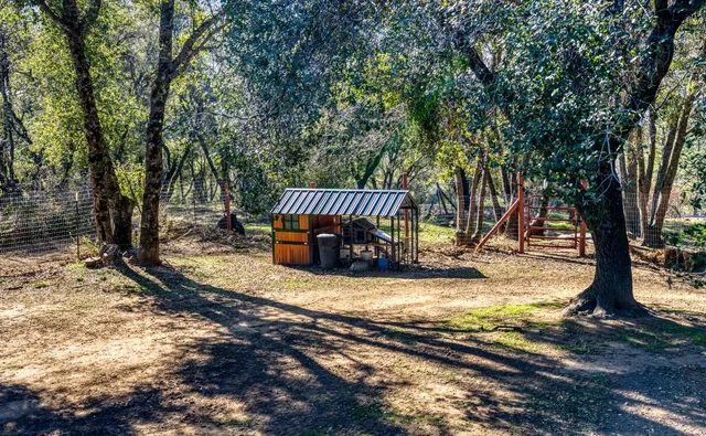 $359,500 | 33463 Road 233, North Fork, CA 93643