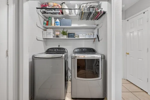 a close up view of a washer and dryer
