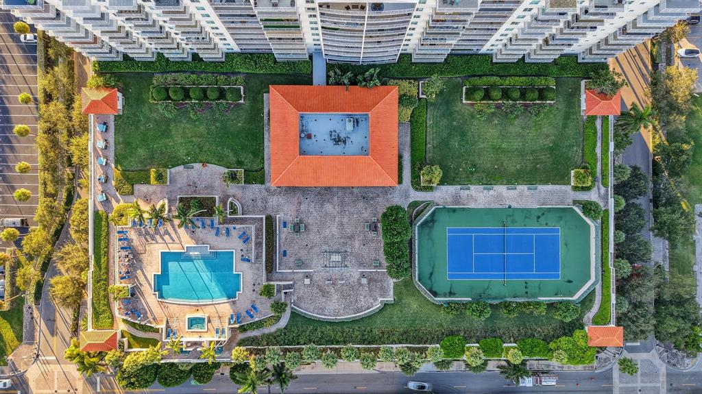 3020 Northeast 32nd Avenue, Unit 819 Fort Lauderdale, FL 33308 - Photo 53 of 68 an aerial view of residential house with outdoor space and swimming pool