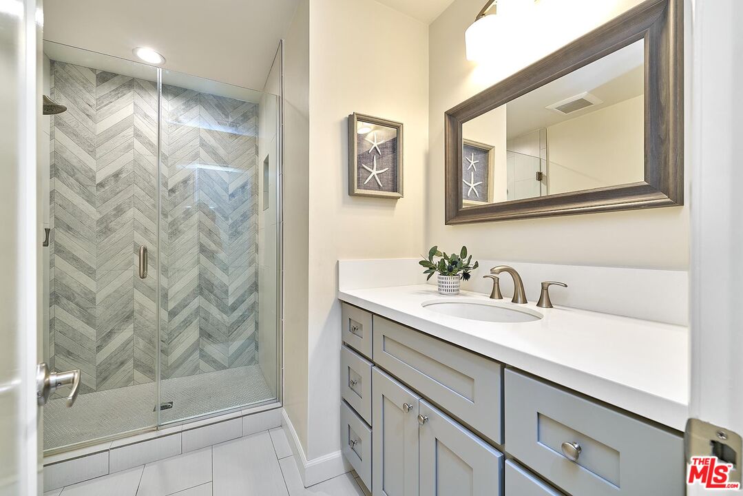 12041 Weatherby Road Los Alamitos, CA 90720 - Photo 27 of 32