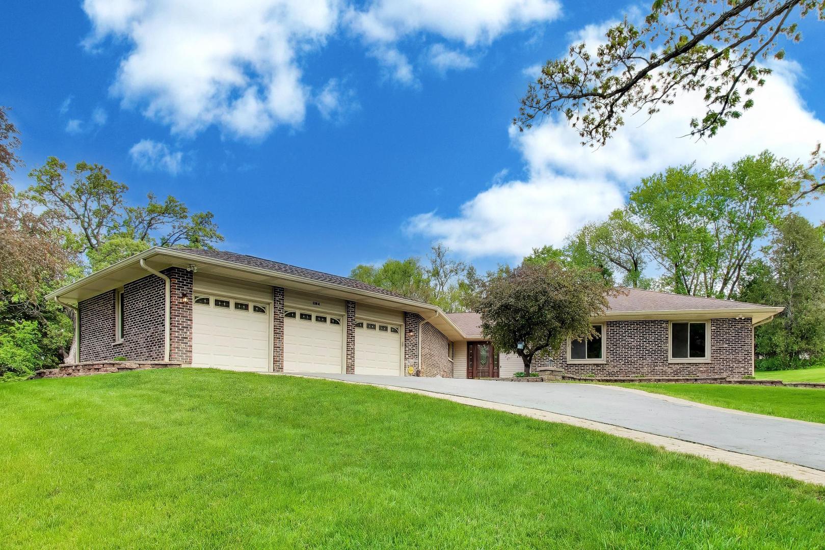 1104 Nottingham Lane Elgin, IL 60120 - Photo 3 of 59