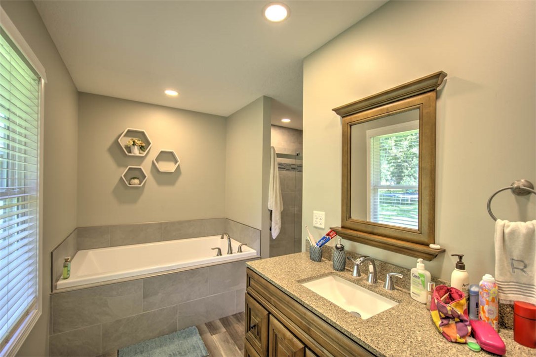 3290 Christy Lane Decatur, IL 62521 - Photo 20 of 48 Gallery Image 20