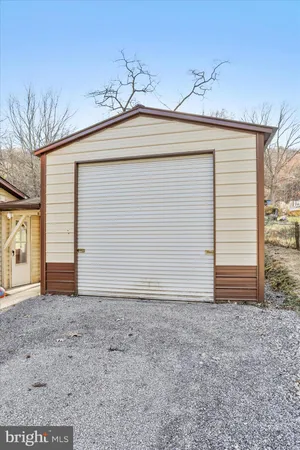 a view of a garage