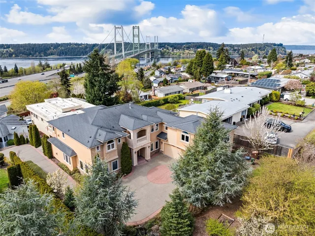 a view of livingroom with furniture and fireplace