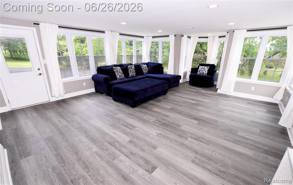 9497 Ellis Road Clarkston, MI 48348 - Photo 14 of 25