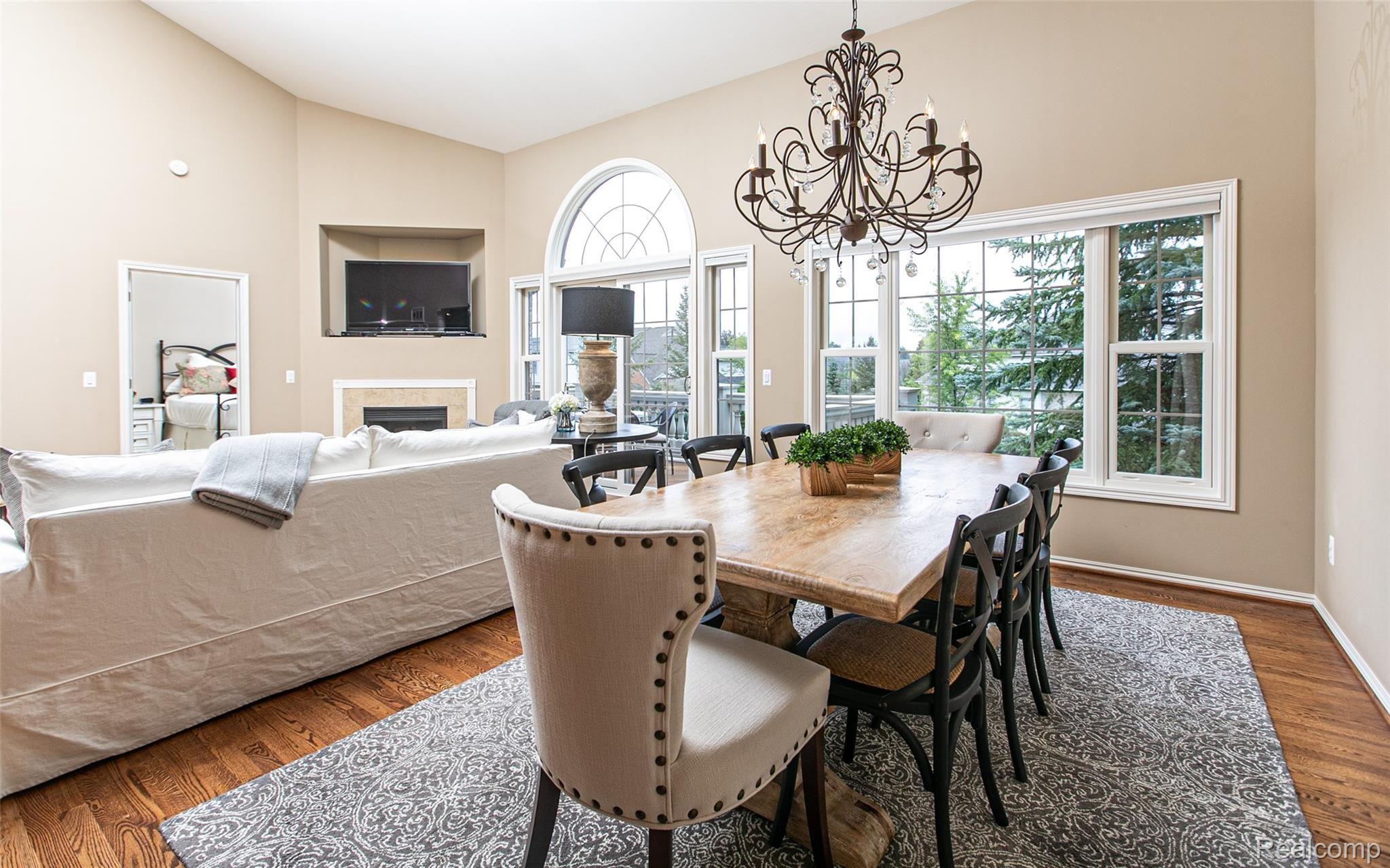 2778 Castlemartin Court Rochester, MI 48306 - Photo 9 of 34 09 - Dining Room.jpg