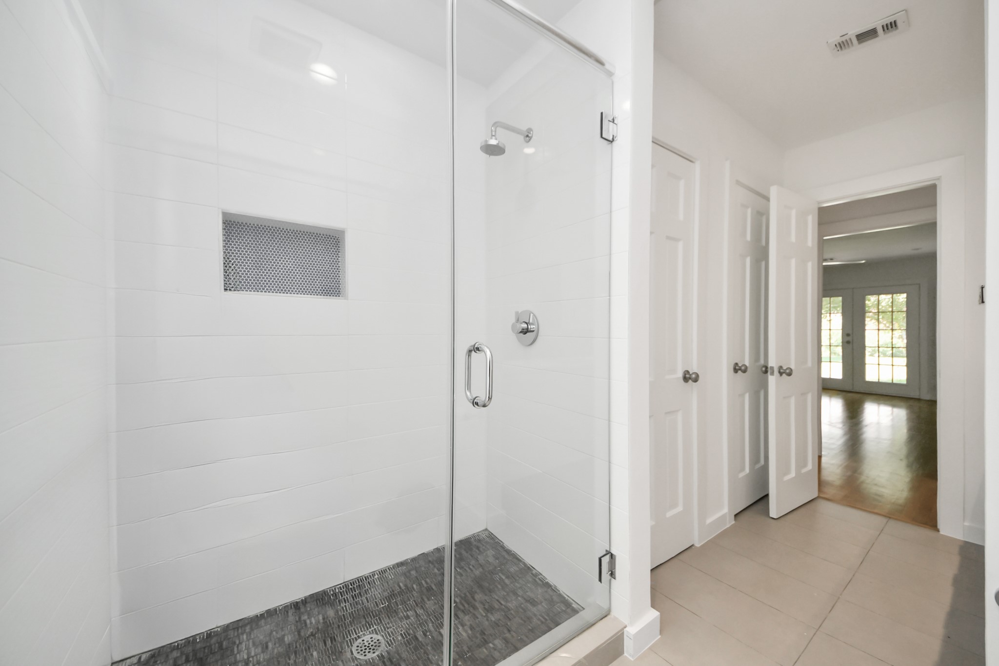 7610 Highmeadow Drive Houston, TX 77063 - Photo 44 of 50 a view of entryway with bathroom