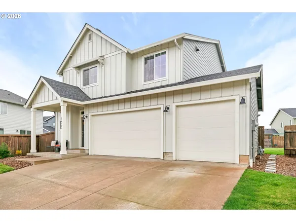 a view of a white house