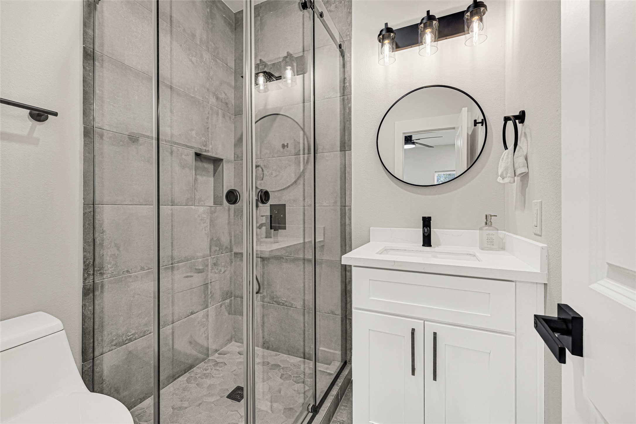 6835 Weston Street, Unit A Houston, TX 77021 - Photo 14 of 15 Bedroom 2 Ensuite Bathroom and Shower