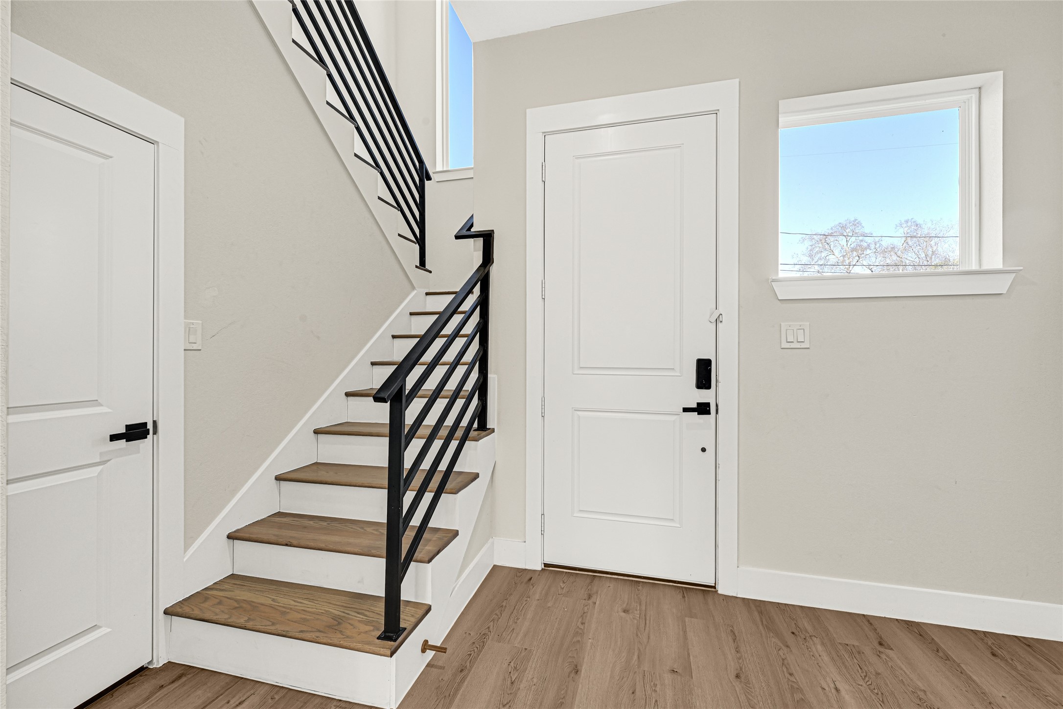 6835 Weston Street, Unit A Houston, TX 77021 - Photo 3 of 15 Front Entry