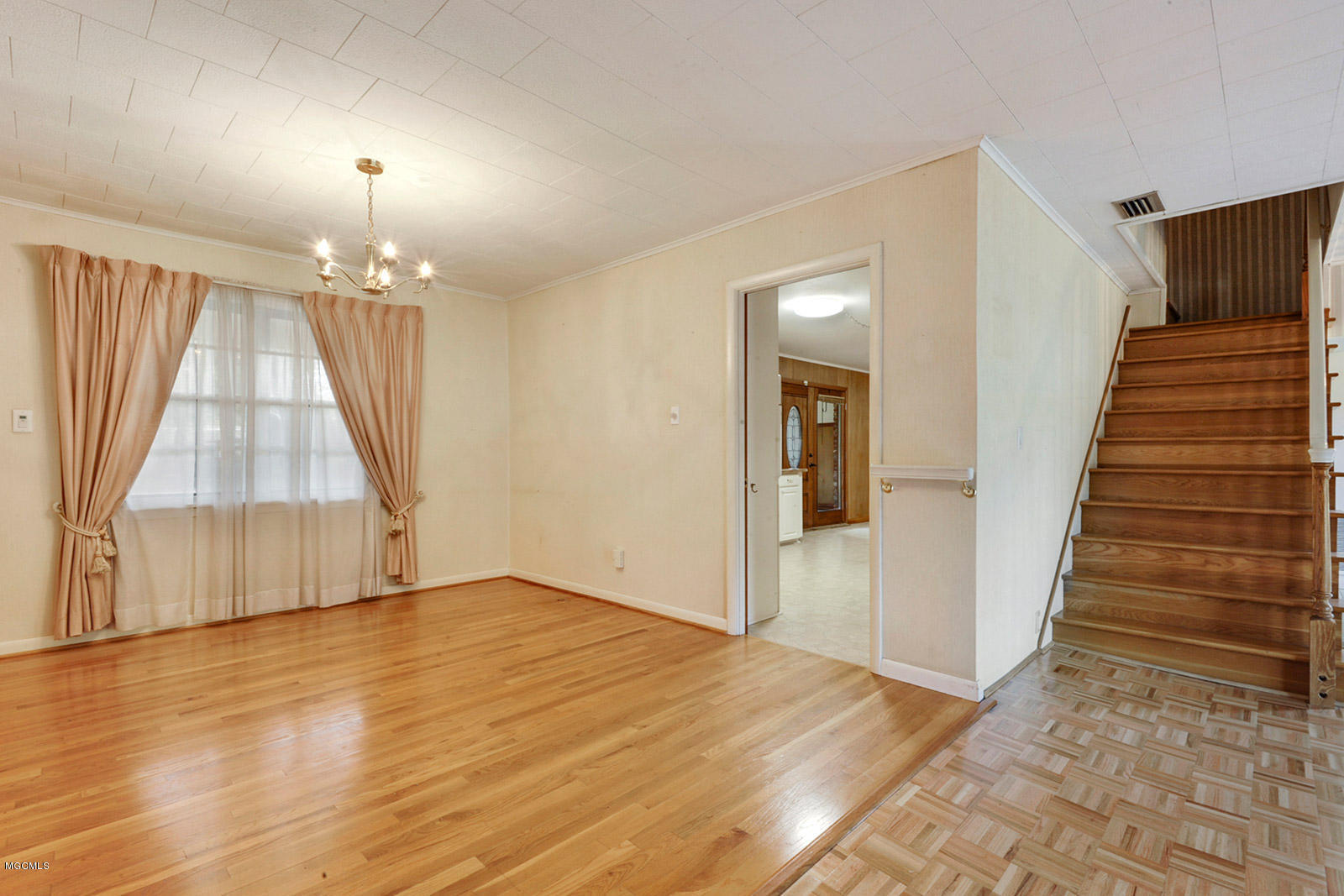 928 Lindh Road Gulfport, MS 39507 - Photo 3 of 15 Dining Room