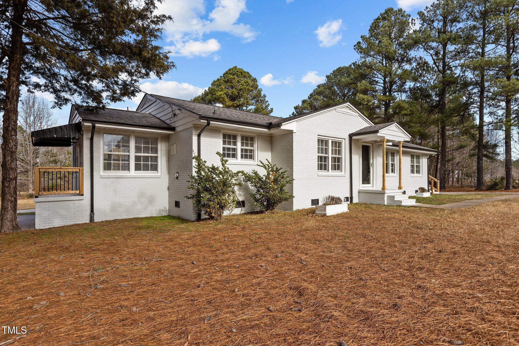 900 Roxboro Road Oxford, NC 27565 - Photo 3 of 48 42-web-or-mls-IMGL1353