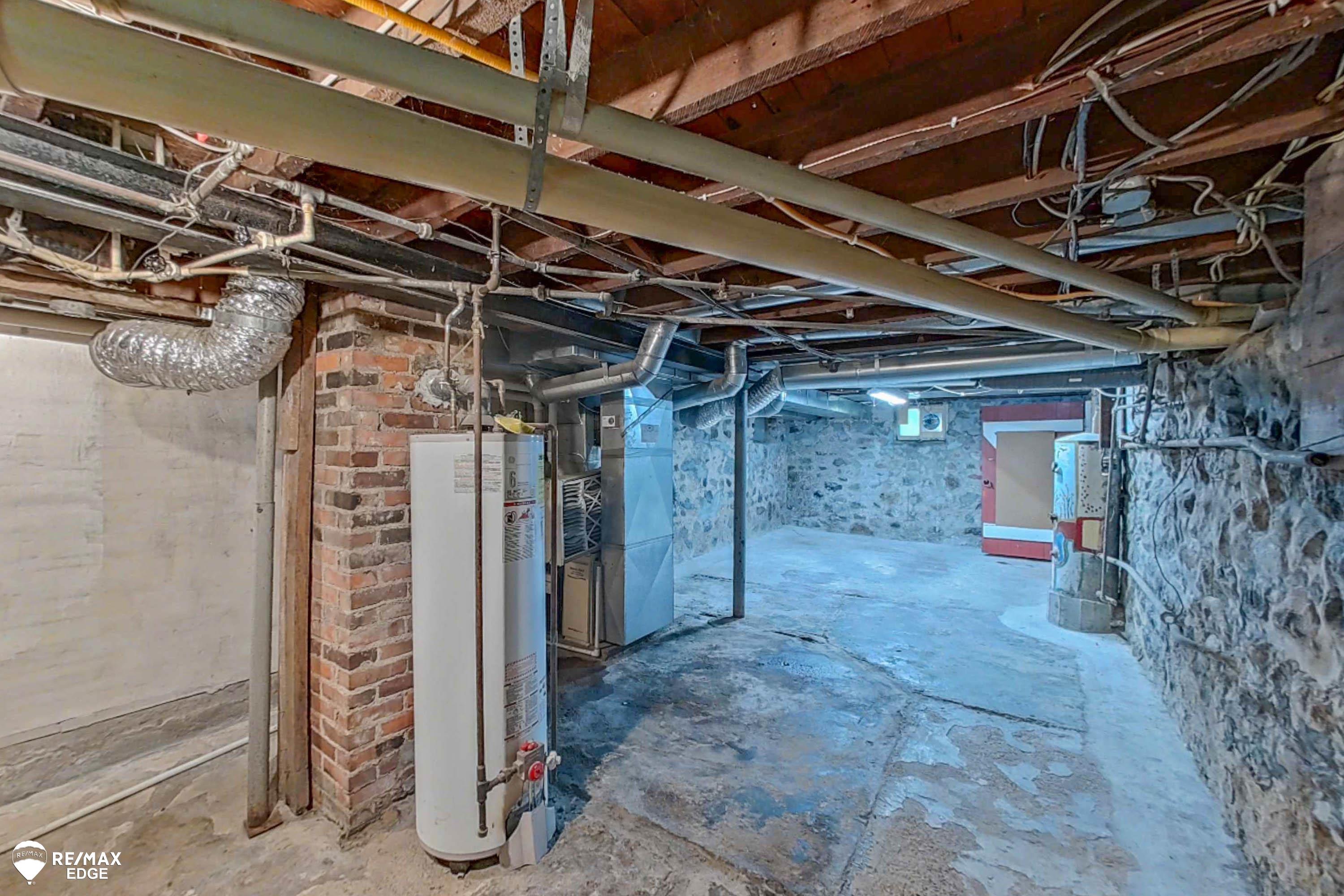 6231 Calkins Road Flint, MI 48532 - Photo 30 of 52 50116812-29.JPG