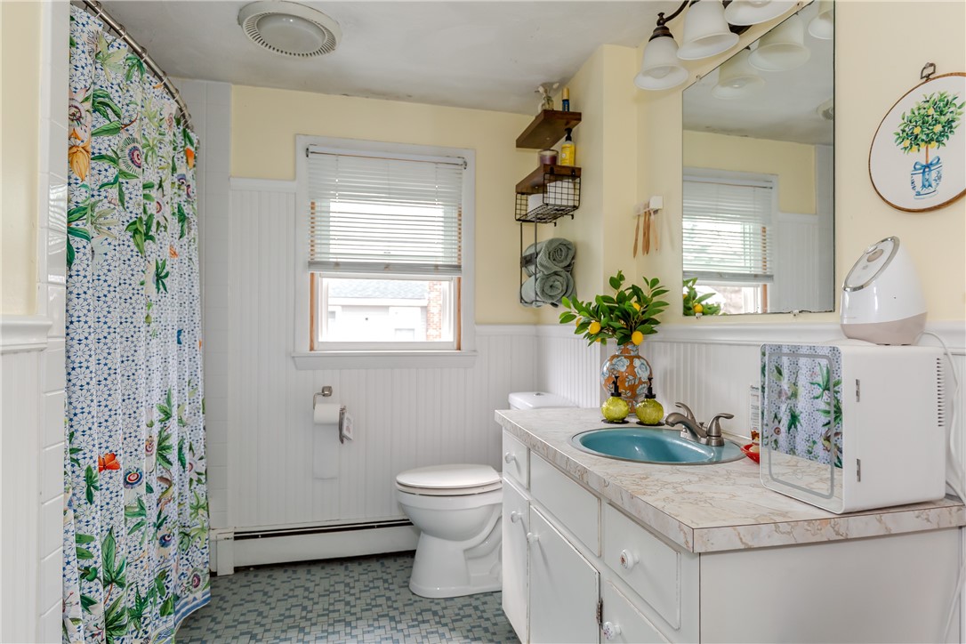 60 Ruskin Avenue Woonsocket, RI 02895 - Photo 20 of 31 2nd Floor Bathroom