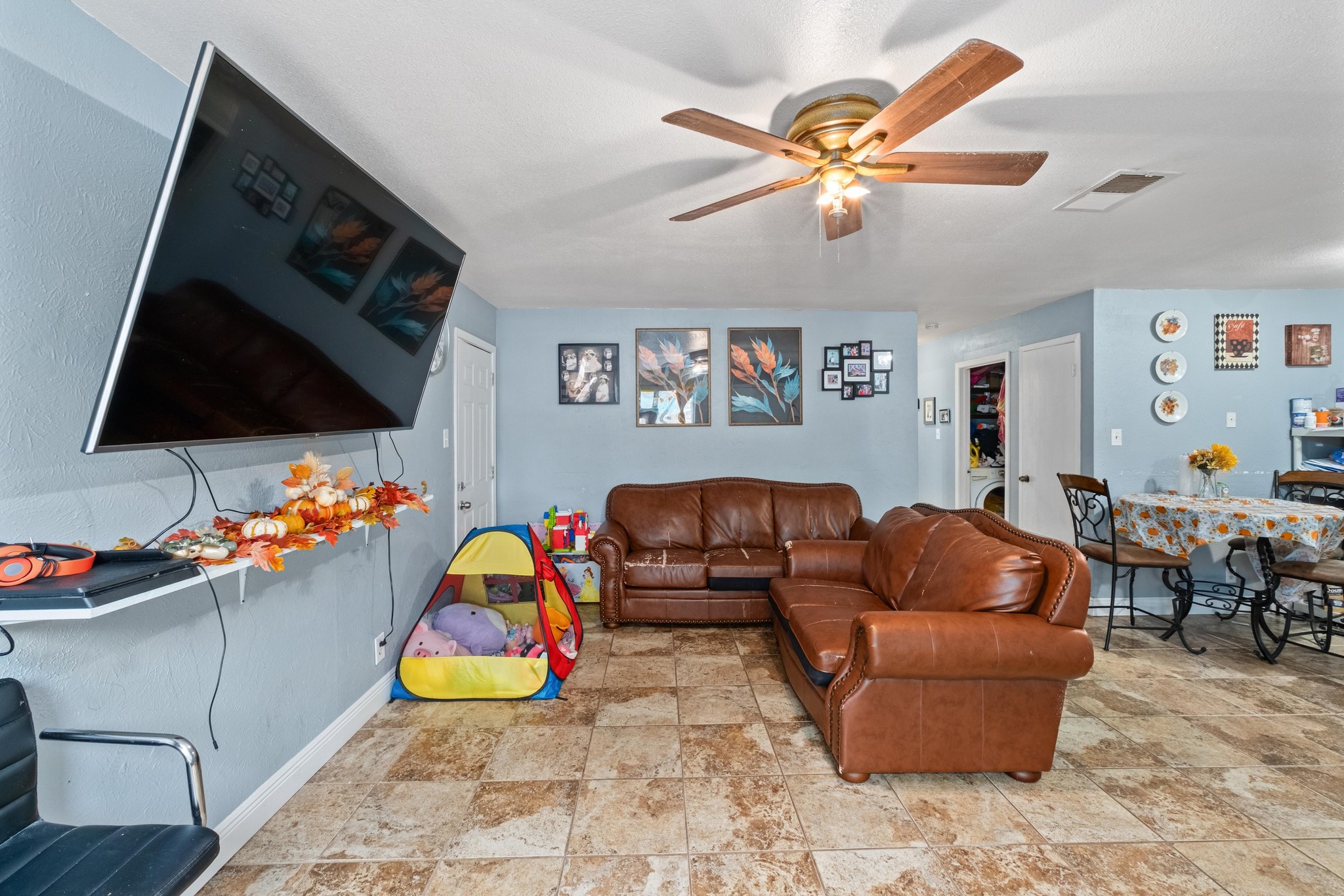 8203 Colony Loop Drive Austin, TX 78724 - Photo 2 of 11