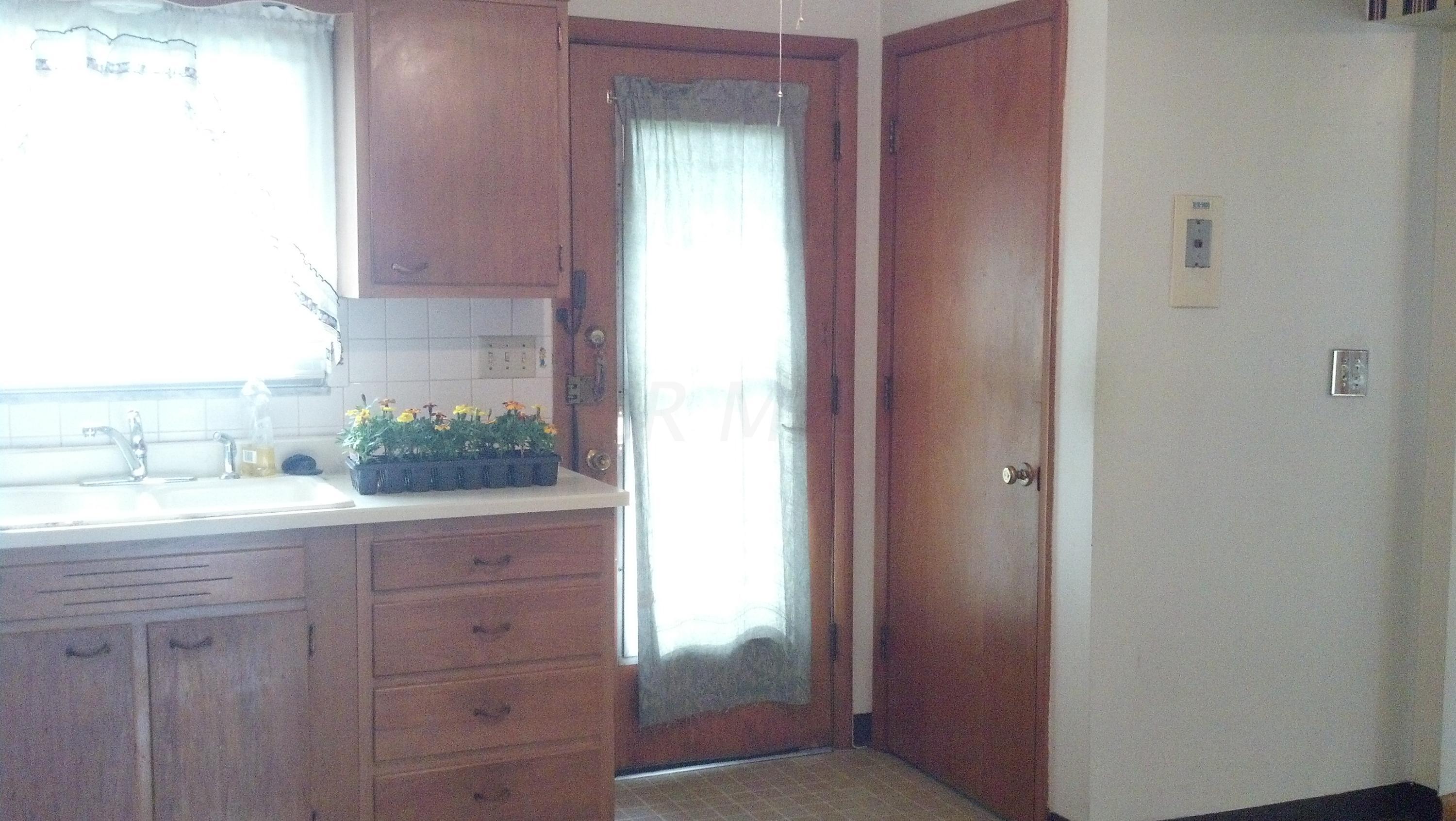 1303 Harlow Road Columbus, OH 43227 - Photo 5 of 20 Gallery Image 5