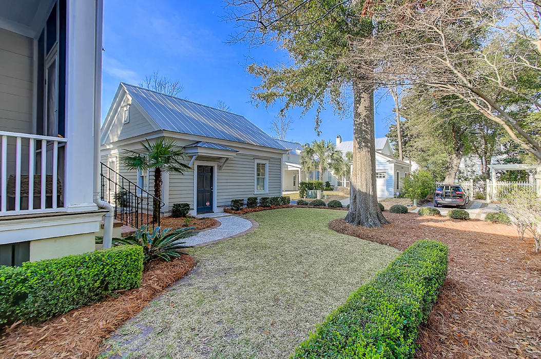 19 Fairhope Road Mount Pleasant, SC 29464 - Photo 34 of 37 Yard
