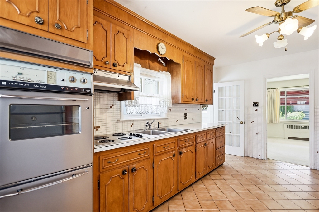 12 West Kenneth Street Lawrence, MA 01843 - Photo 7 of 25 Gallery Image 7