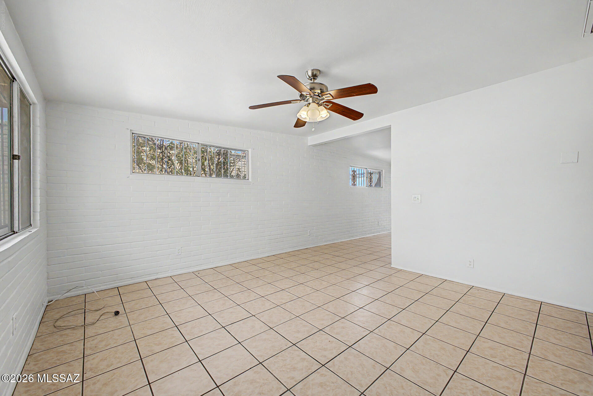 1841 West Caravelle Road Tucson, AZ 85713 - Photo 5 of 24 05 - Caravelle