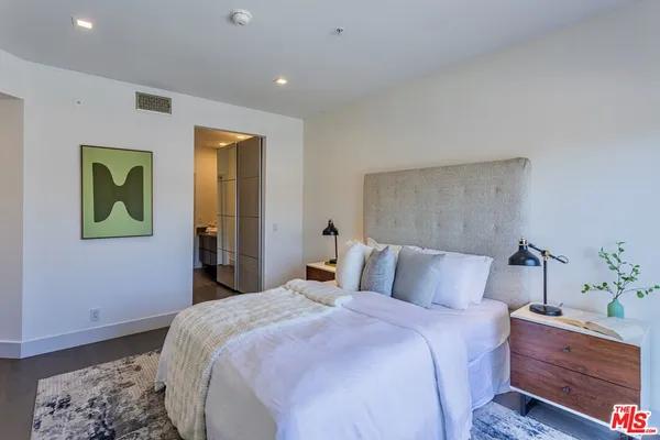 $1,895,000 | 120 South Crescent Drive, Unit 304, Beverly Hills, CA 90212