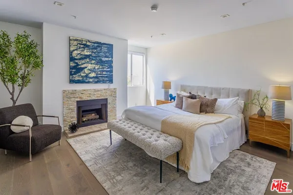 $1,895,000 | 120 South Crescent Drive, Unit 304, Beverly Hills, CA 90212