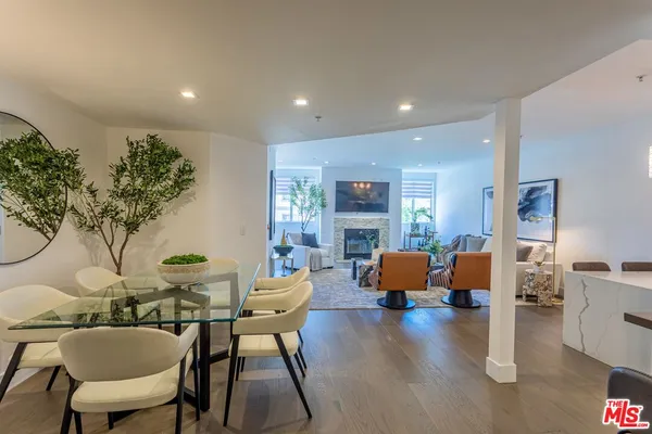 $1,895,000 | 120 South Crescent Drive, Unit 304, Beverly Hills, CA 90212