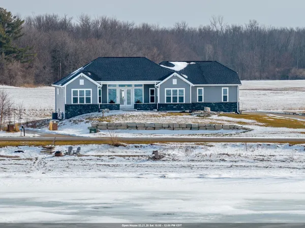 $899,500 | 1150 Bayshore Road, Brussels, WI 54204