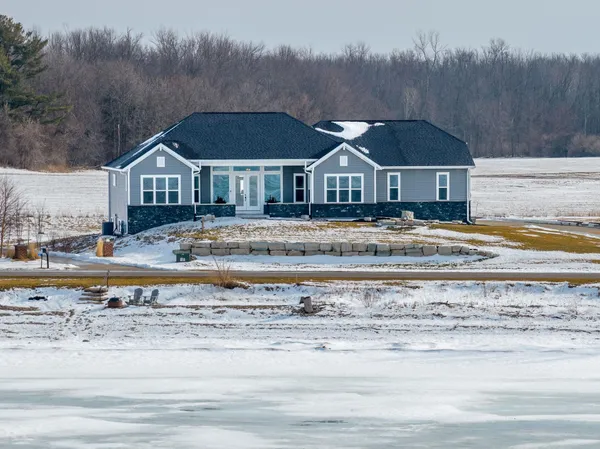 $899,500 | 1150 Bayshore Road, Brussels, WI 54204