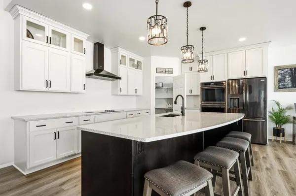 $899,500 | 1150 Bayshore Road, Brussels, WI 54204