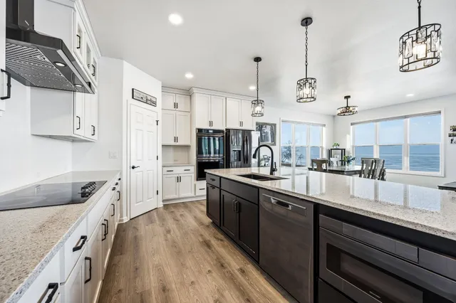 $925,000 | 1150 Bayshore Road, Brussels, WI 54204