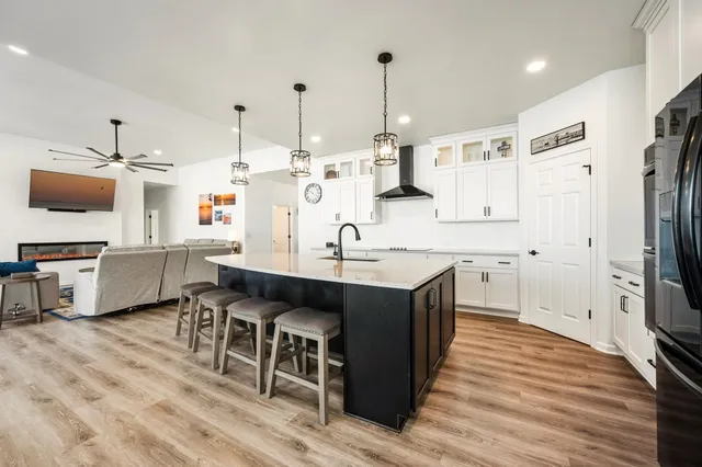 $925,000 | 1150 Bayshore Road, Brussels, WI 54204