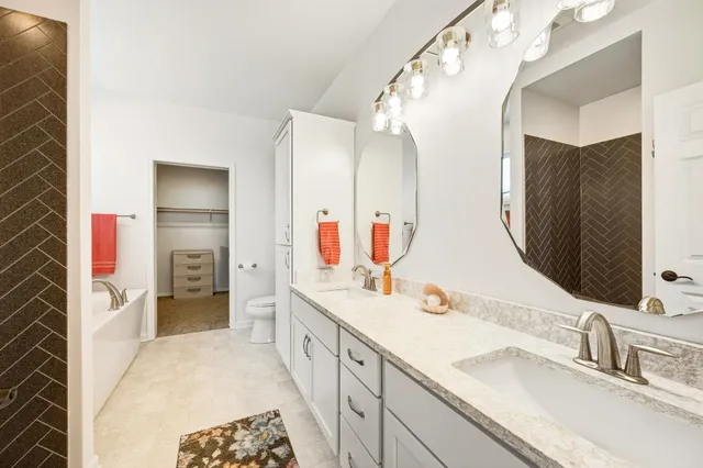 $925,000 | 1150 Bayshore Road, Brussels, WI 54204