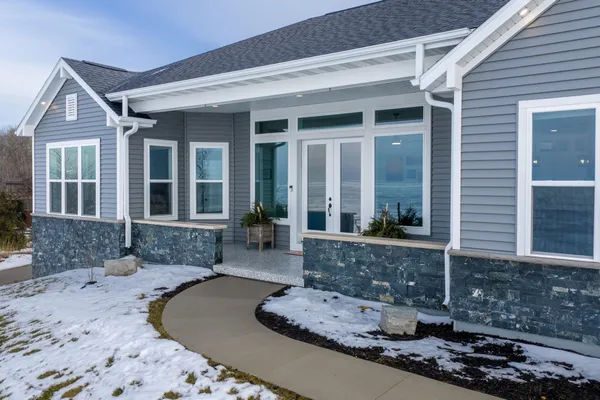 $899,500 | 1150 Bayshore Road, Brussels, WI 54204
