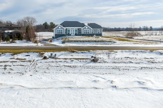 $925,000 | 1150 Bayshore Road, Brussels, WI 54204