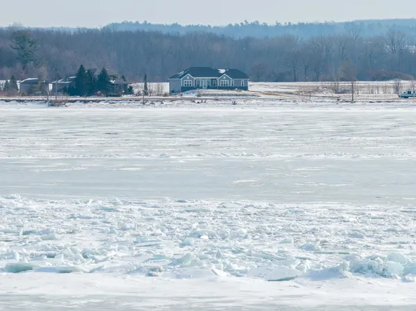 $899,500 | 1150 Bayshore Road, Brussels, WI 54204