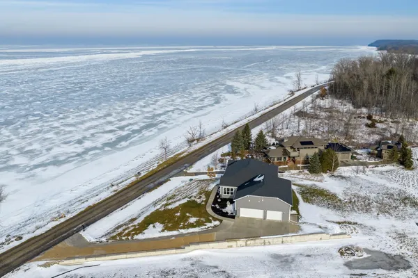 $899,500 | 1150 Bayshore Road, Brussels, WI 54204