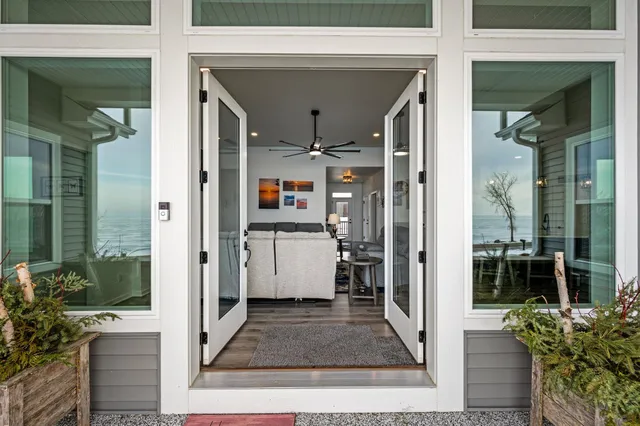 $925,000 | 1150 Bayshore Road, Brussels, WI 54204