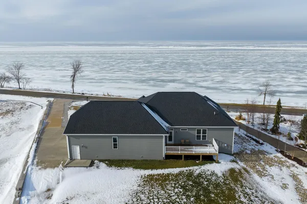 $899,500 | 1150 Bayshore Road, Brussels, WI 54204