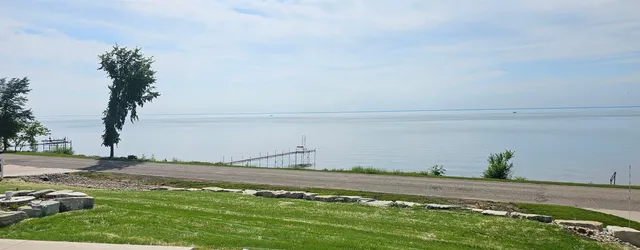 $925,000 | 1150 Bayshore Road, Brussels, WI 54204