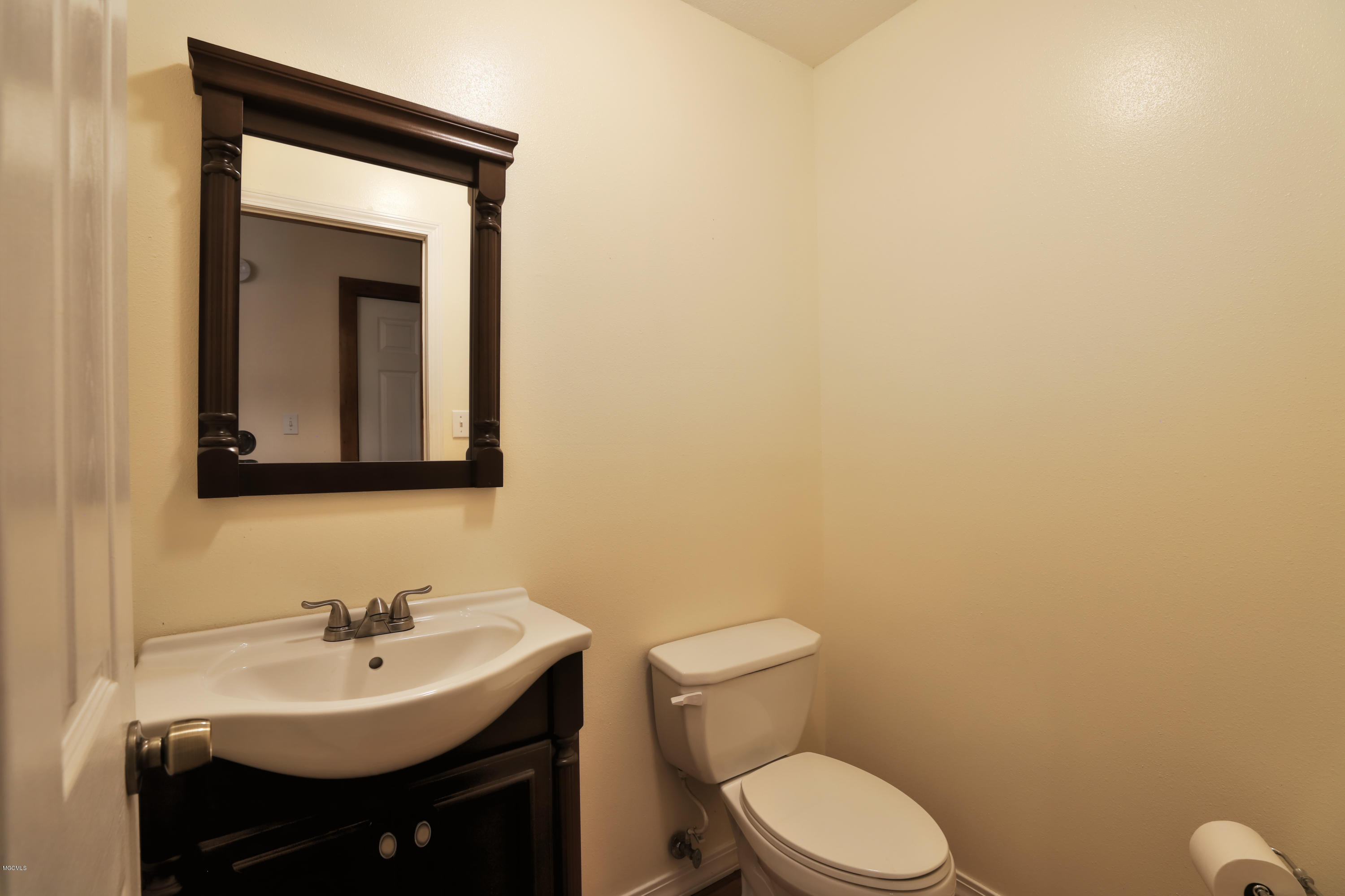 18400 Lake Ridge Drive Saucier, MS 39574 - Photo 21 of 36 Half Bath P